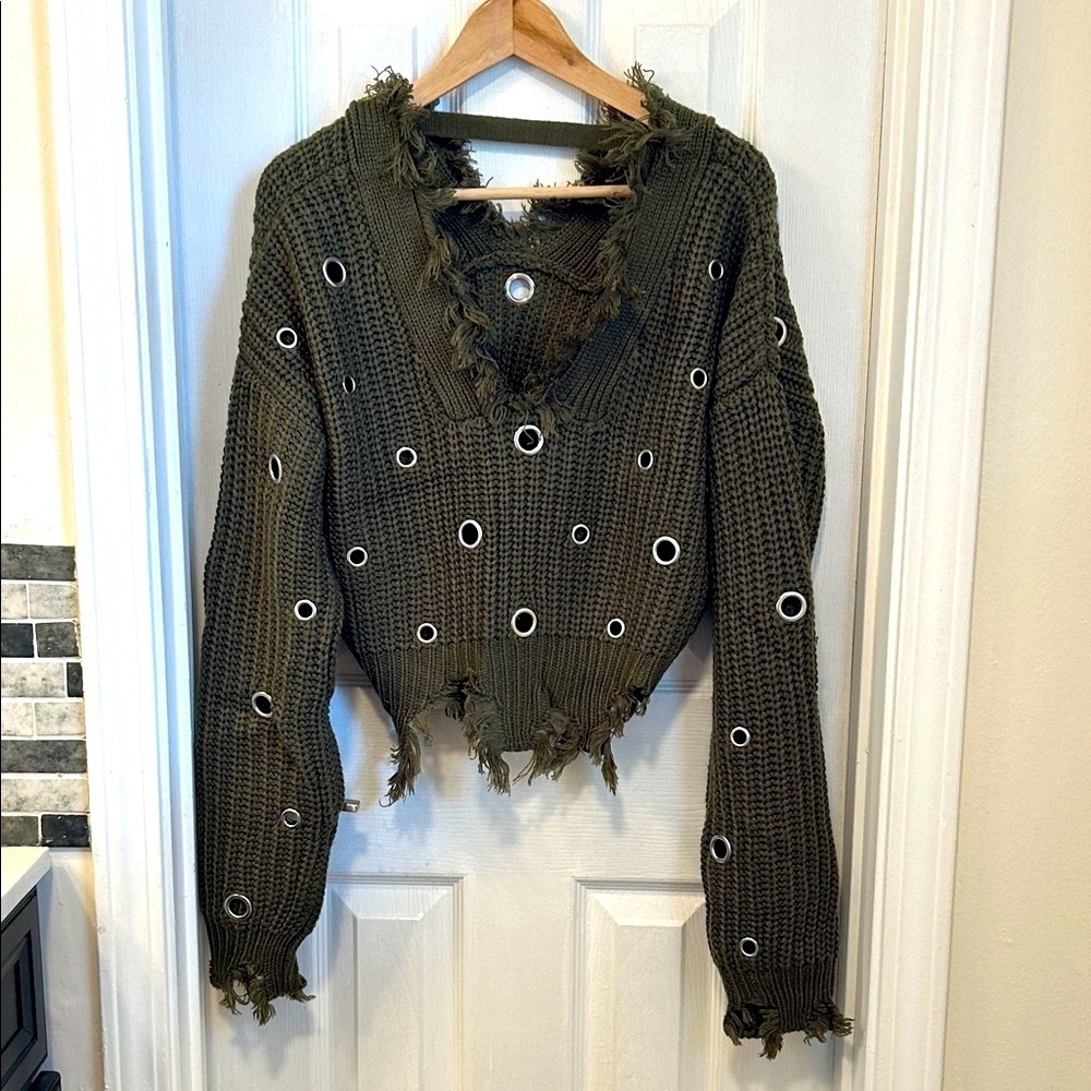 Love Sen Raw Edge Olive Grunge Chunky Knit Cropped Grommet Holes Sweater M